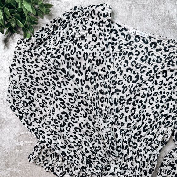 Zara Black and White Cheetah Print Long Sleeve Wrap Blouse Size Medium - Picture 1 of 6
